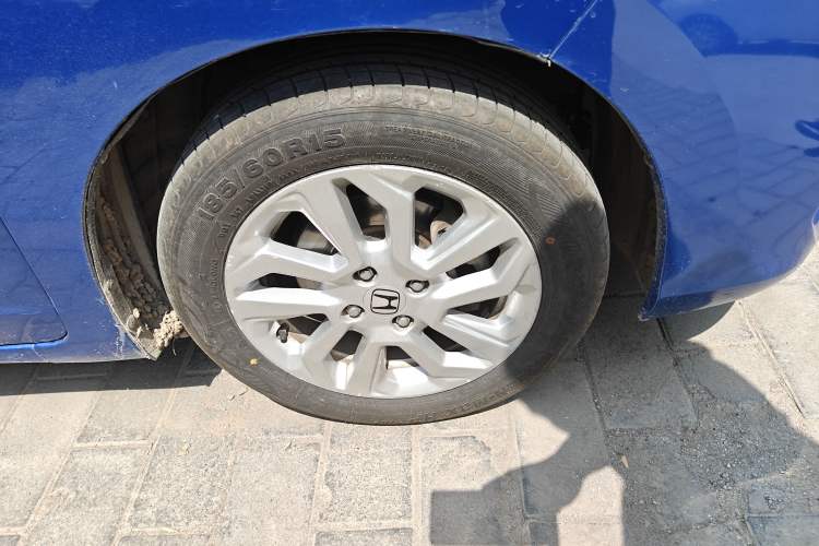 Used Honda Fit 2018 1.5L CVT Comfort Sunroof Version Right Front Wheel Hub