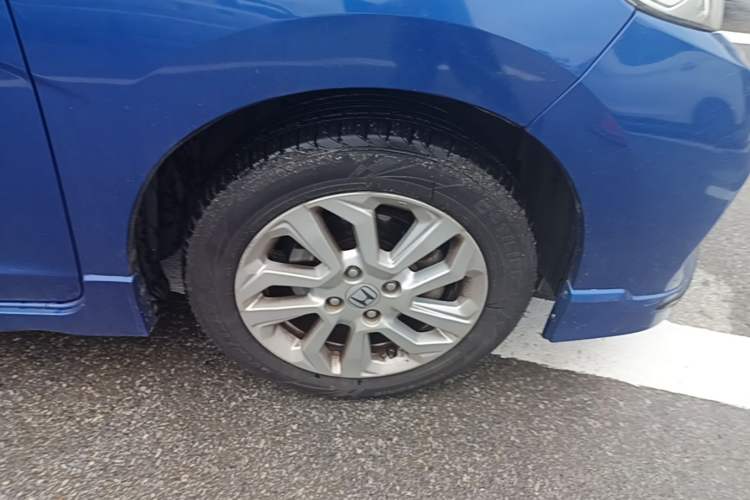 Used Honda Fit 2018 1.5L CVT Comfort Sunroof Version Right Front Wheel Hub