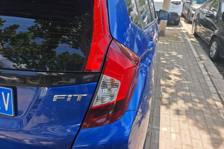 Used Honda Fit 2018 1.5L CVT Comfort Sunroof Version Right Rear Taillight