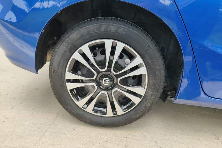 Used Honda Fit 2018 1.5L CVT Comfort Sunroof Version Right Rear Wheel Hub