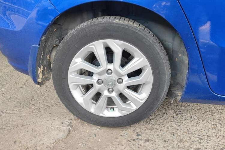 Used Honda Fit 2018 1.5L CVT Comfort Sunroof Version Right Rear Wheel Hub