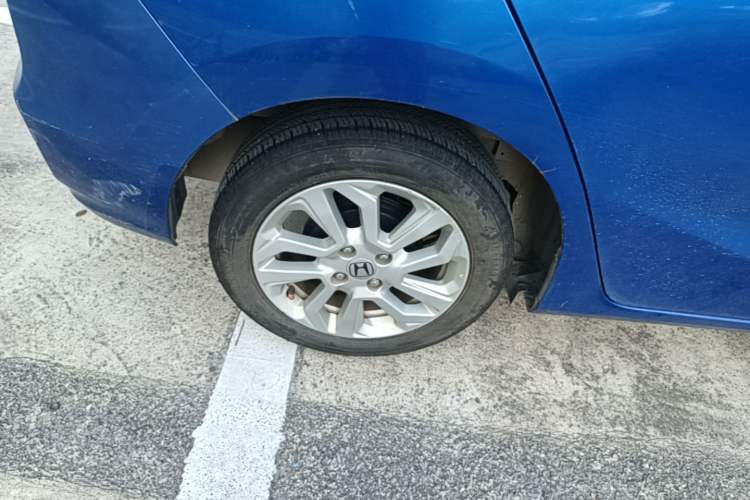 Used Honda Fit 2018 1.5L CVT Comfort Sunroof Version Right Rear Wheel Hub