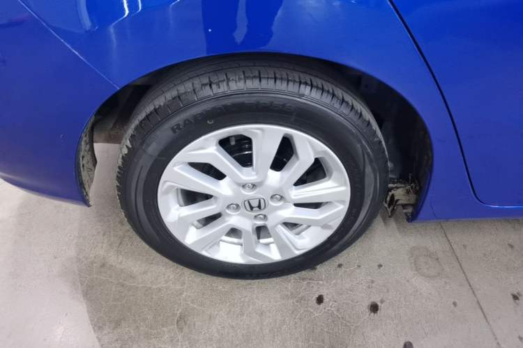 Used Honda Fit 2018 1.5L CVT Comfort Sunroof Version Right Rear Wheel Hub