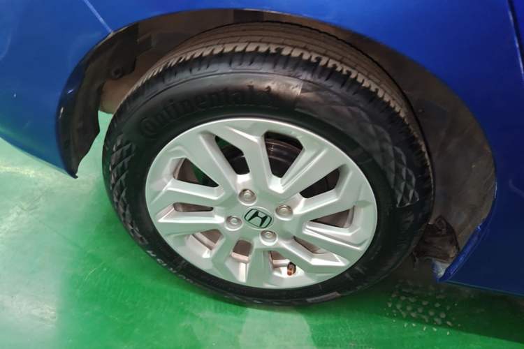 Used Honda Fit 2018 1.5L CVT Comfort Sunroof Version Right Rear Wheel Hub