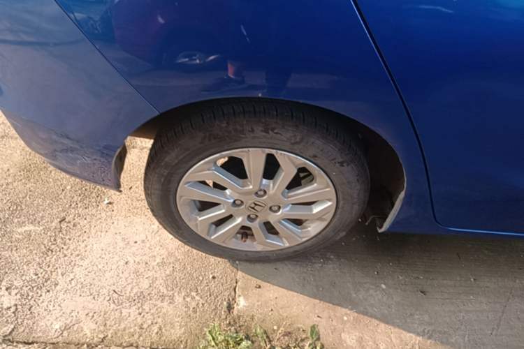 Used Honda Fit 2018 1.5L CVT Comfort Sunroof Version Right Rear Wheel Hub