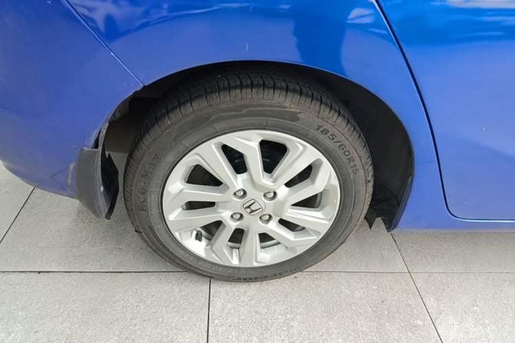Used Honda Fit 2018 1.5L CVT Comfort Sunroof Version Right Rear Wheel Hub