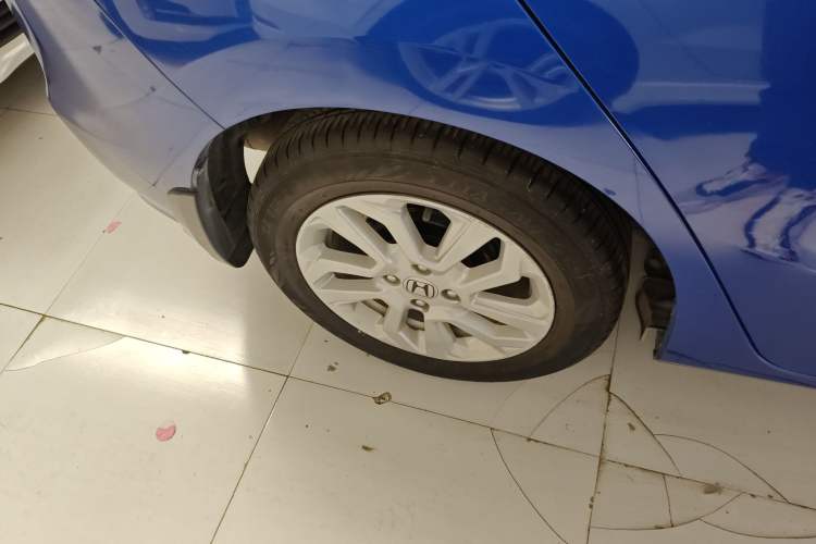 Used Honda Fit 2018 1.5L CVT Comfort Sunroof Version Right Rear Wheel Hub