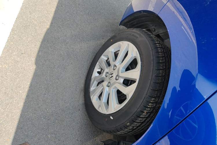 Used Honda Fit 2018 1.5L CVT Comfort Sunroof Version Right Rear Wheel Hub