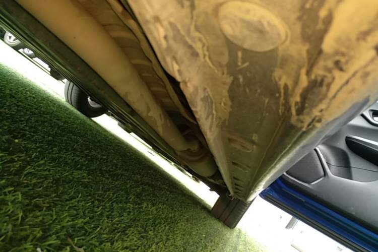 Used Honda Fit 2018 1.5L CVT Comfort Sunroof Version Right Side Sill