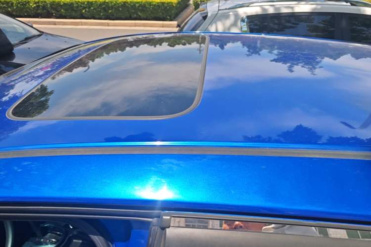 Used Honda Fit 2018 1.5L CVT Comfort Sunroof Version Roof
