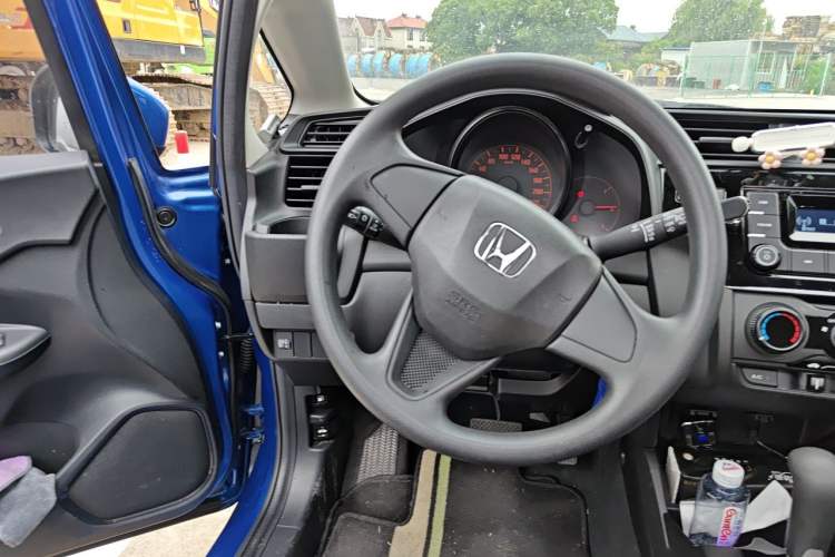 Used Honda Fit 2018 1.5L CVT Comfort Sunroof Version Steering Wheel