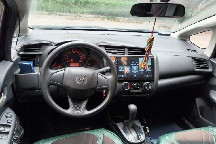 Used Honda Fit 2018 1.5L CVT Comfort Sunroof Version Steering Wheel