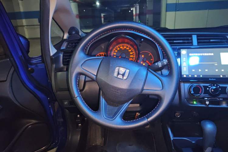Used Honda Fit 2018 1.5L CVT Comfort Sunroof Version Steering Wheel