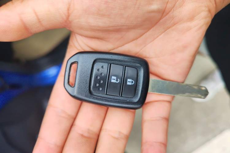 Used Honda Fit 2018 1.5L CVT Comfort Sunroof Version Vehicle Key