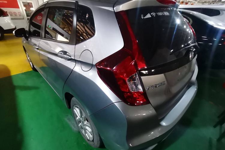 Used Honda Fit 2018 1.5L CVT Comfort Sunroof Version Exterior 3