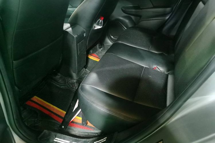 Used Honda Fit 2018 1.5L CVT Comfort Sunroof Version Interior 4