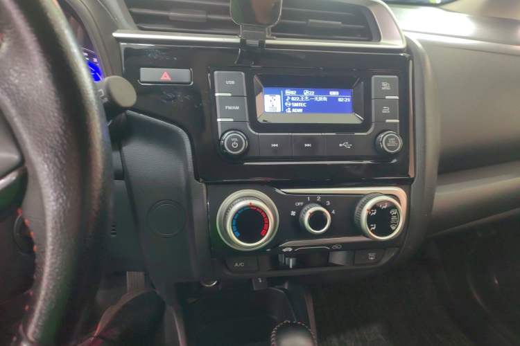 Used Honda Fit 2018 1.5L CVT Trendy Run+ Edition Audio And AC Panel