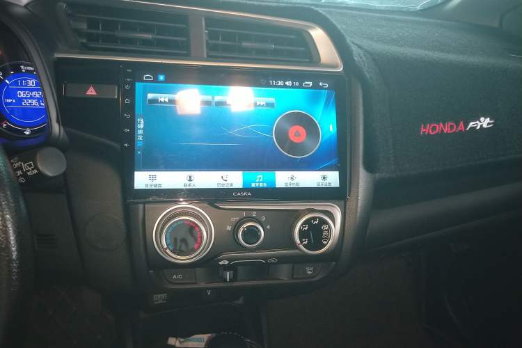 Used Honda Fit 2018 1.5L CVT Trendy Run+ Edition Audio And AC Panel