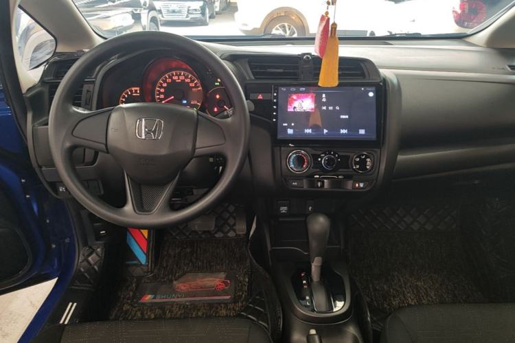 Used Honda Fit 2018 1.5L CVT Comfort Version Center Console