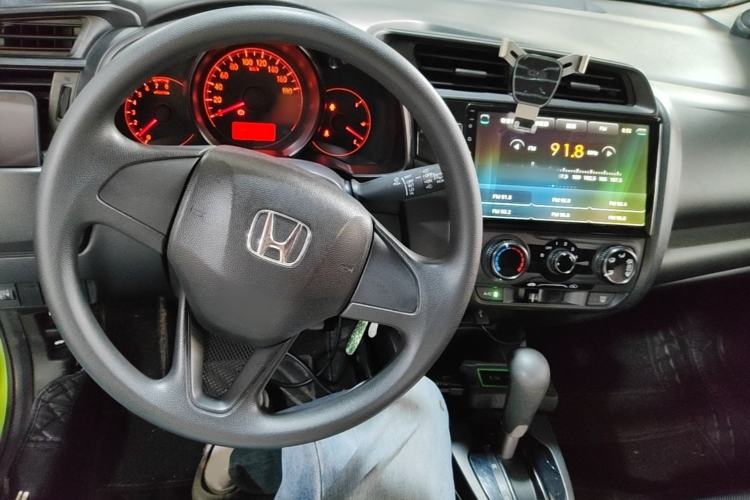Used Honda Fit 2018 1.5L CVT Comfort Sunroof Version Center Console