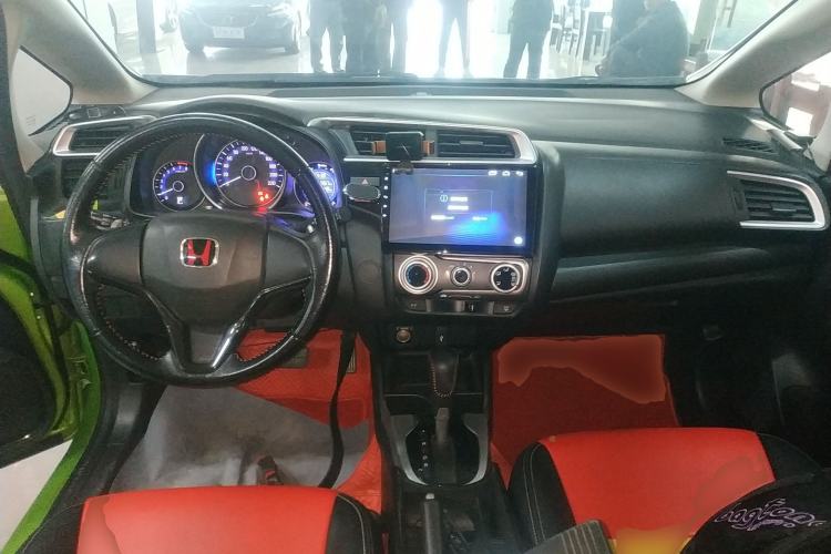 Used Honda Fit 2018 1.5L CVT Trendy Run+ Edition Center Console