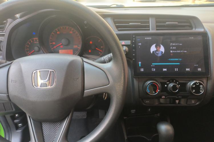 Used Honda Fit 2018 1.5L CVT Comfort Sunroof Version Center Console