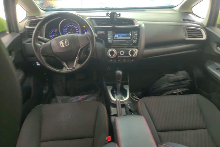 Used Honda Fit 2018 1.5L CVT Trendy Run+ Edition Center Console