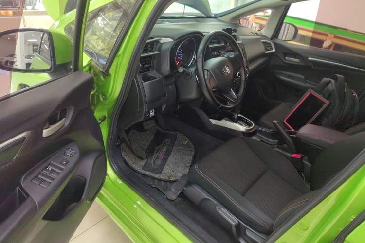 Used Honda Fit 2018 1.5L CVT Trendy Run+ Edition Driver Seat