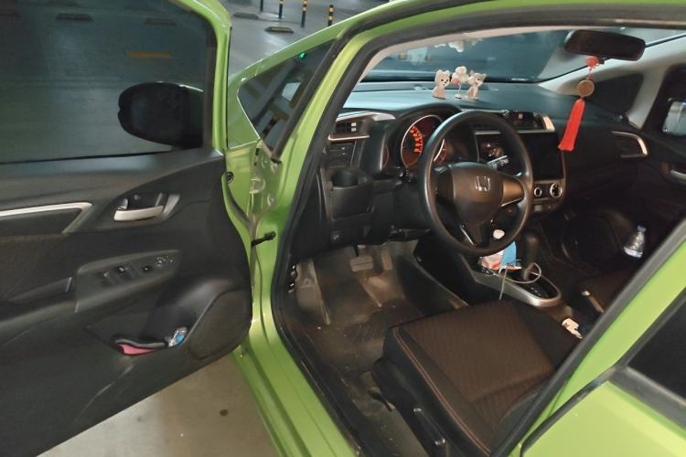Used Honda Fit 2018 1.5L CVT Trendy Sports Edition Driver Seat