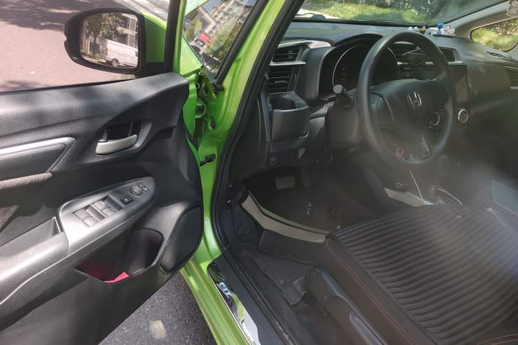 Used Honda Fit 2018 1.5L CVT Trendy Sports Edition Driver Seat