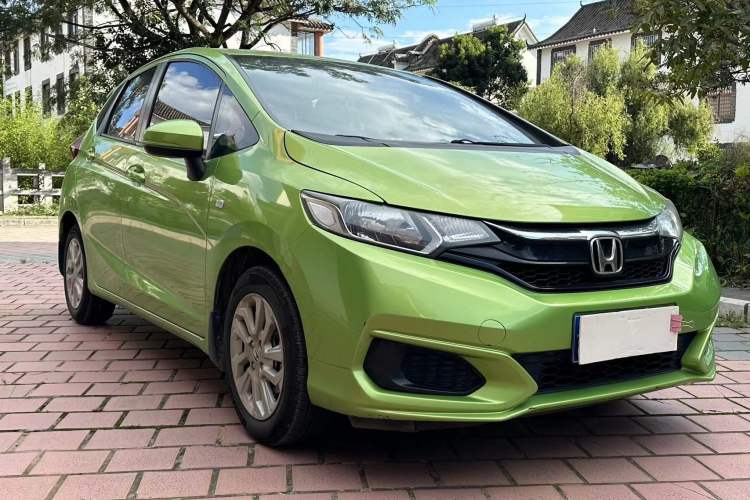 Used Honda Fit 2018 1.5L CVT Comfort Sunroof Version Exterior 2
