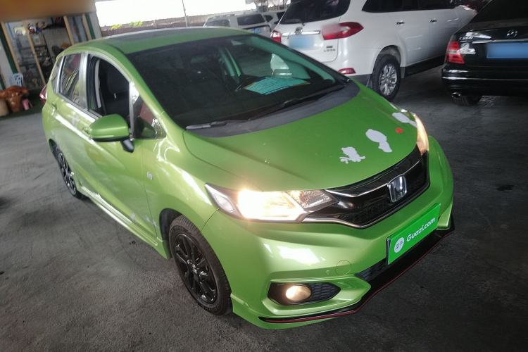 Used Honda Fit 2018 1.5L CVT Trendy Run+ Edition Exterior 2