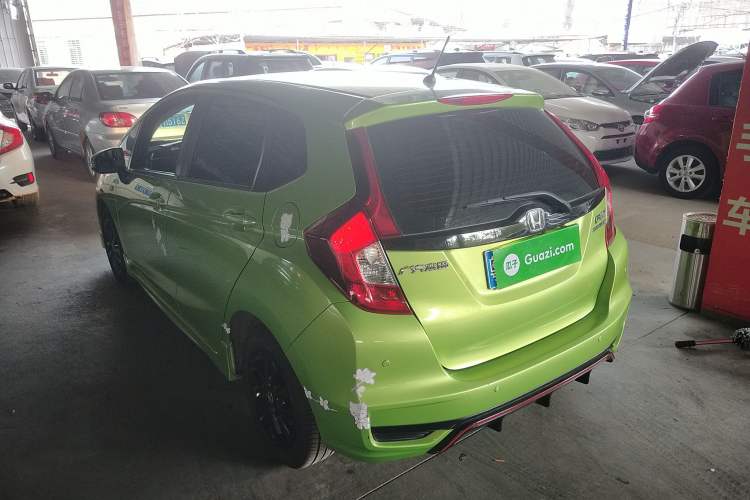 Used Honda Fit 2018 1.5L CVT Trendy Run+ Edition Exterior 3