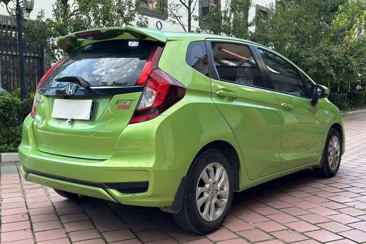 Used Honda Fit 2018 1.5L CVT Comfort Sunroof Version Exterior 4