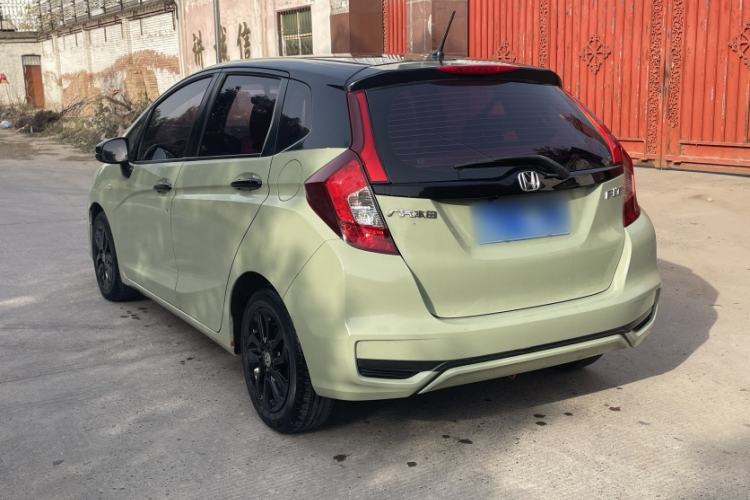Used Honda Fit 2018 1.5L CVT Comfort Sunroof Version Exterior 4