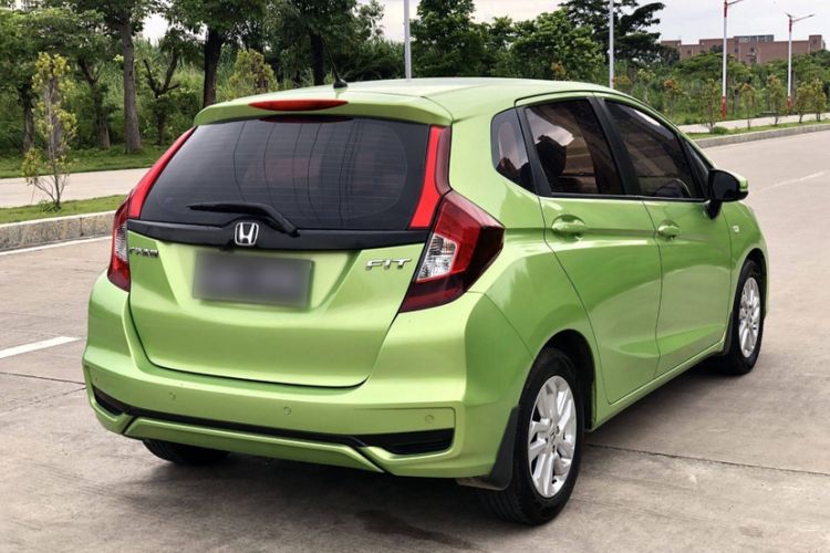 Used Honda Fit 2018 1.5L CVT Comfort Sunroof Version Exterior 5