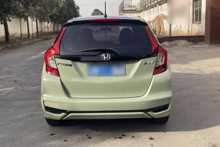 Used Honda Fit 2018 1.5L CVT Comfort Sunroof Version Exterior 5