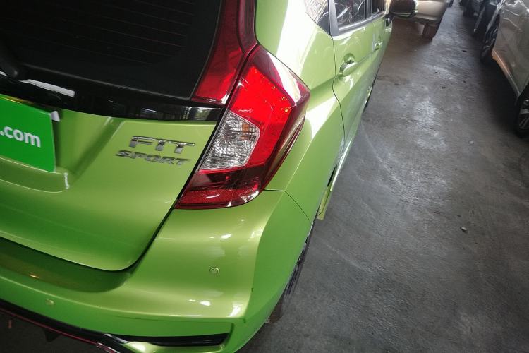 Used Honda Fit 2018 1.5L CVT Trendy Run+ Edition Exterior 6