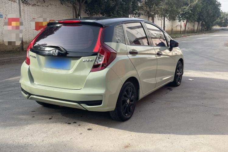 Used Honda Fit 2018 1.5L CVT Comfort Sunroof Version Exterior 6