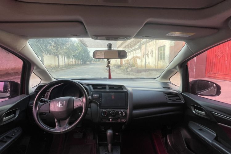 Used Honda Fit 2018 1.5L CVT Comfort Sunroof Version Exterior 7