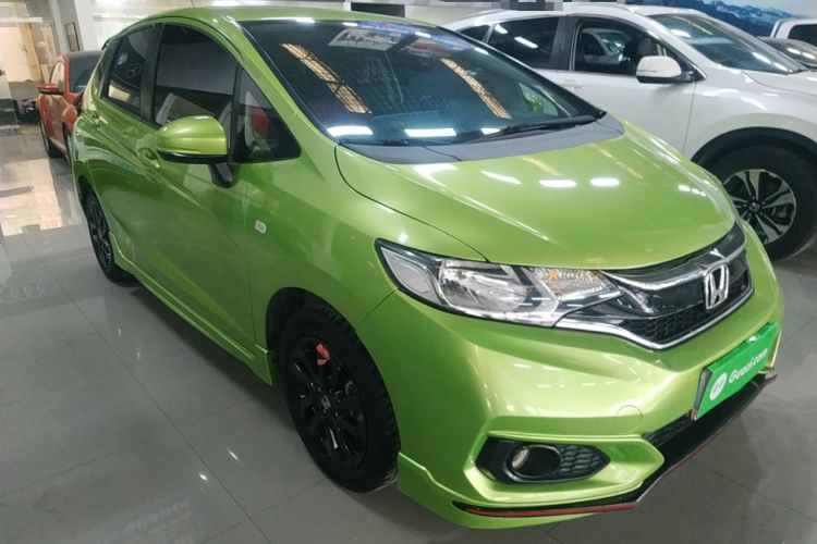 Used Honda Fit 2018 1.5L CVT Trendy Run+ Edition Front Right 45 Deg