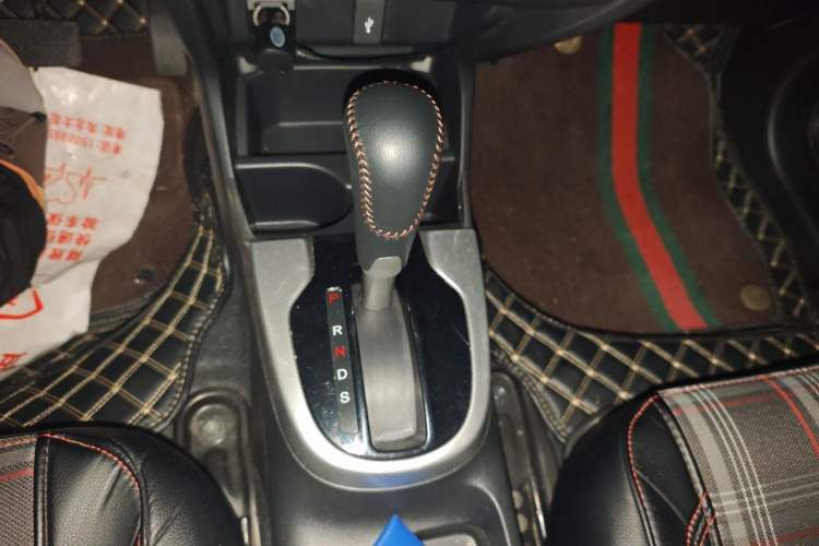 Used Honda Fit 2018 1.5L CVT Trendy Run+ Edition Gear Lever
