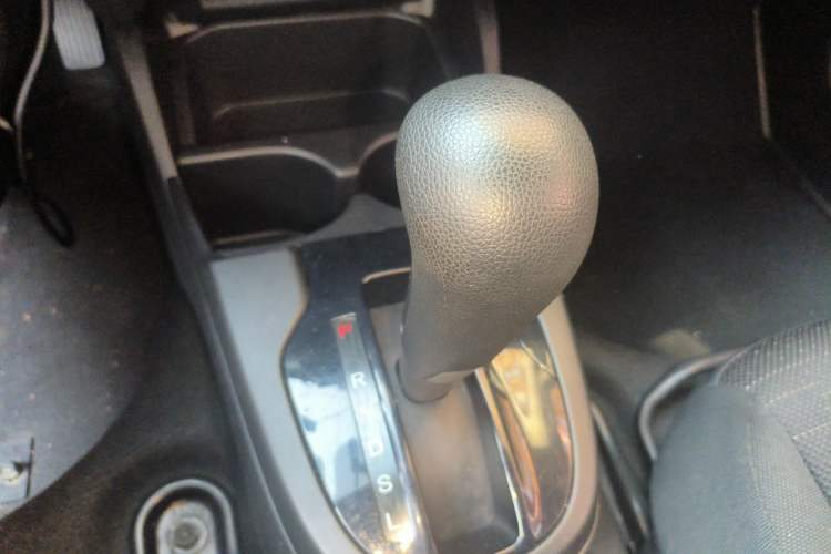 Used Honda Fit 2018 1.5L CVT Comfort Sunroof Version Gear Lever