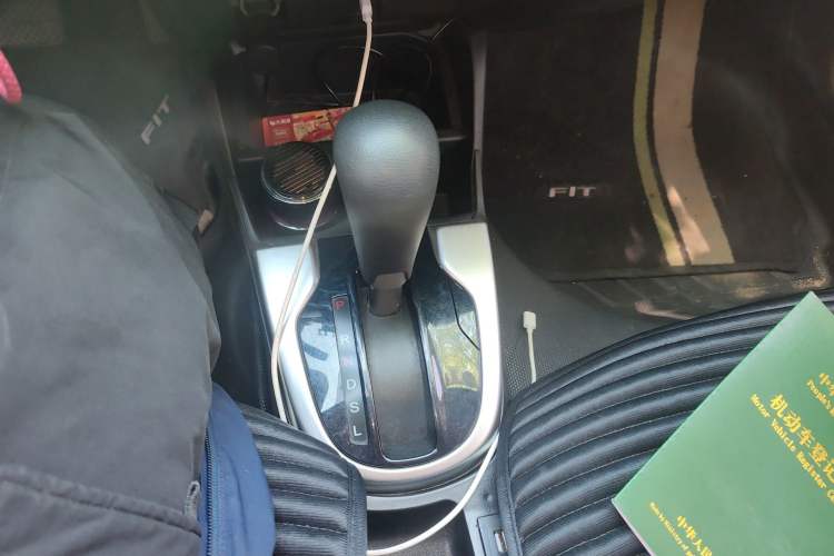 Used Honda Fit 2018 1.5L CVT Trendy Sports Edition Gear Lever