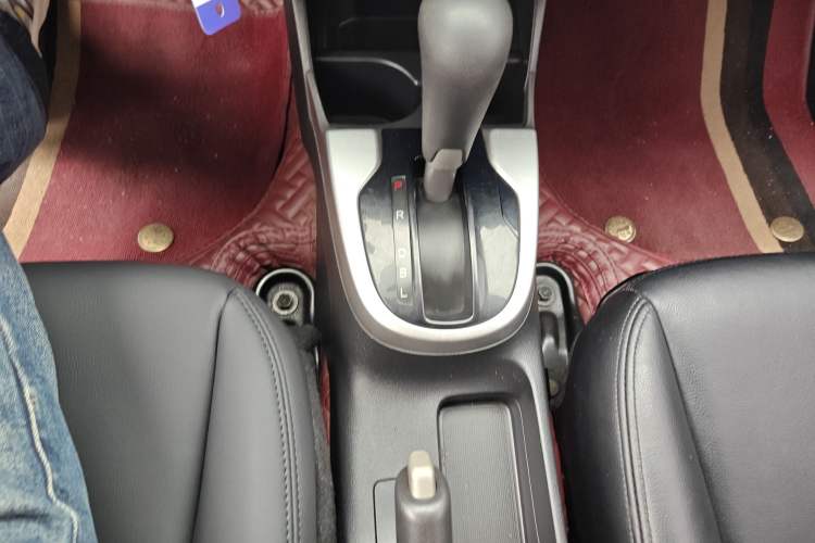 Used Honda Fit 2018 1.5L CVT Trendy Sports Edition Gear Lever