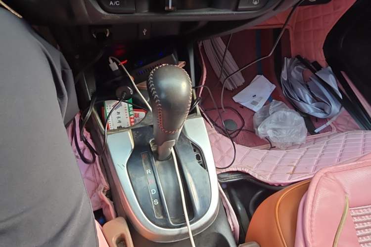 Used Honda Fit 2018 1.5L CVT Trendy Run+ Edition Gear Lever