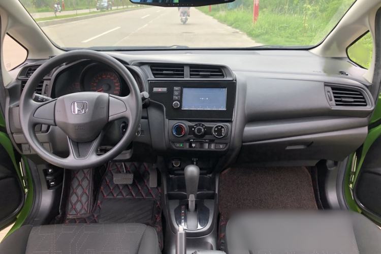 Used Honda Fit 2018 1.5L CVT Comfort Sunroof Version Interior 1