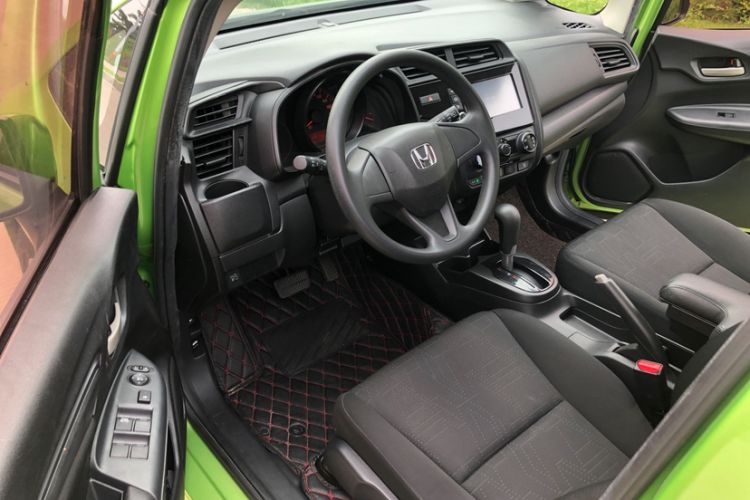 Used Honda Fit 2018 1.5L CVT Comfort Sunroof Version Interior 2