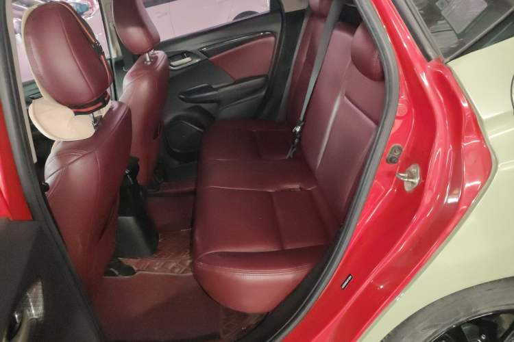Used Honda Fit 2018 1.5L CVT Comfort Sunroof Version Interior 4