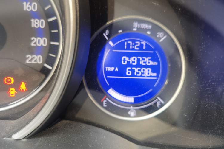 Used Honda Fit 2018 1.5L CVT Trendy Run+ Edition Odometer Close Up